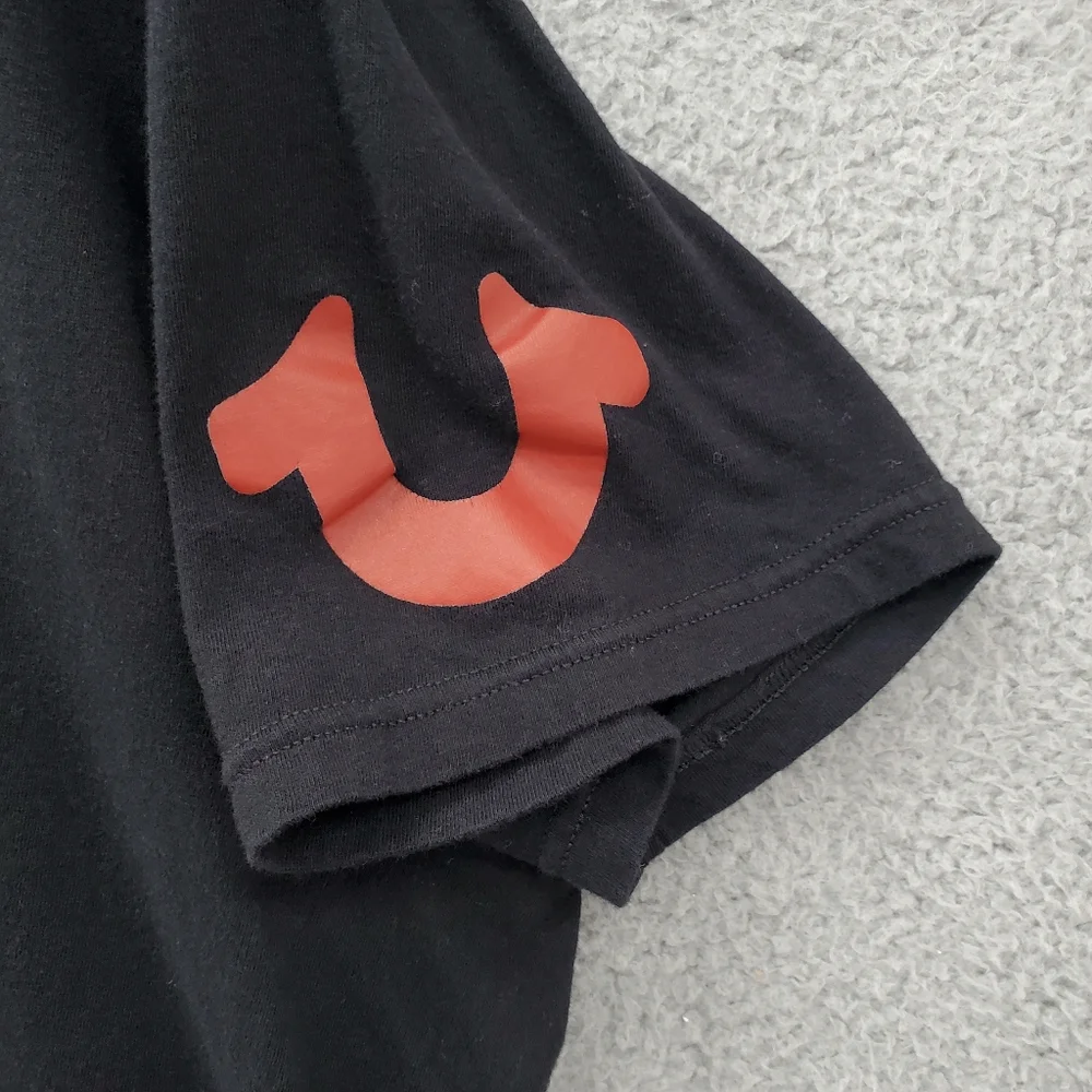 True Religion T Shirt Mens XL Black Red Logo